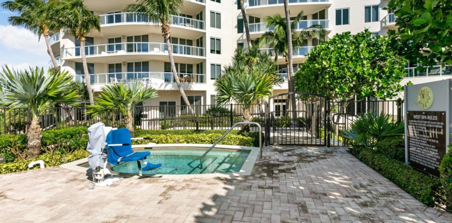Condominio en Riviera Beach, Florida, 2 dormitorios № 1041091
