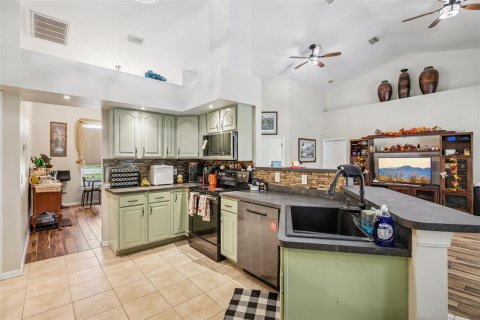 Купить виллу или дом в Гудзон, Флорида 7 комнат, 202.99м2, № 2423918 - фото 6
