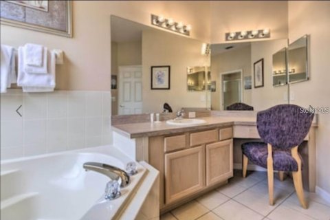 House in Davenport, Florida 6 bedrooms, 302.12 sq.m. № 1685319 - photo 29