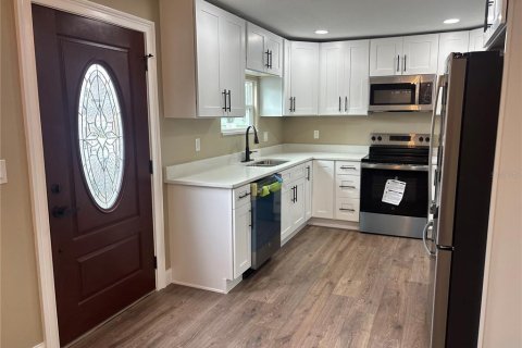 Villa ou maison à vendre à Auburndale, Floride: 4 chambres, 113.81 m2 № 2413434 - photo 5