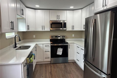 Villa ou maison à vendre à Auburndale, Floride: 4 chambres, 113.81 m2 № 2413434 - photo 4