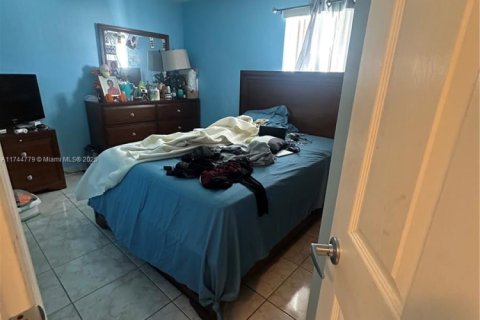 House in Miami, Florida 3 bedrooms, 111.2 sq.m. № 1699173 - photo 6