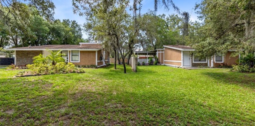 Commercial property in Apopka, Florida 186.55 sq.m. № 1252866