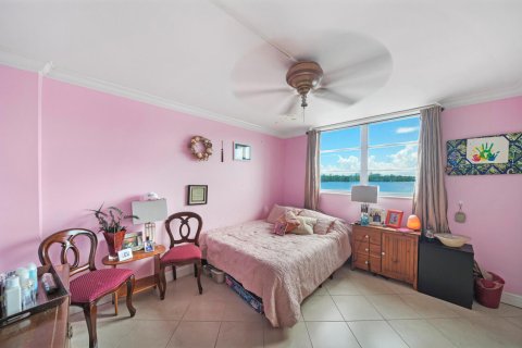 Copropriété à vendre à Boynton Beach, Floride: 2 chambres, 92.53 m2 № 2407604 - photo 11