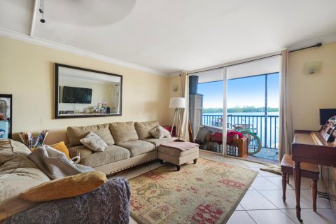 Copropriété à vendre à Boynton Beach, Floride: 2 chambres, 92.53 m2 № 2407604 - photo 6
