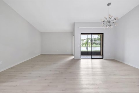 House in Orlando, Florida 4 bedrooms, 205.96 sq.m. № 1804707 - photo 7