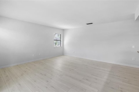 House in Orlando, Florida 4 bedrooms, 205.96 sq.m. № 1804707 - photo 13
