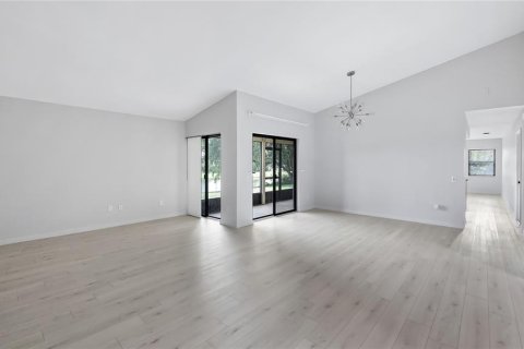 House in Orlando, Florida 4 bedrooms, 205.96 sq.m. № 1804707 - photo 4