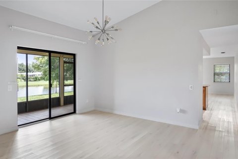 House in Orlando, Florida 4 bedrooms, 205.96 sq.m. № 1804707 - photo 8