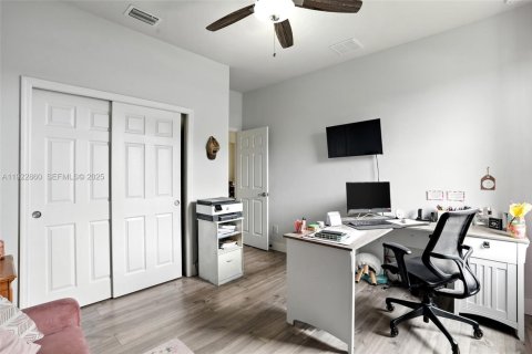 Villa ou maison à vendre à Cape Coral, Floride: 4 chambres № 1976723 - photo 28