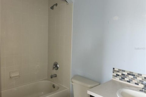 House in Orlando, Florida 3 bedrooms, 126.35 sq.m. № 1883143 - photo 13