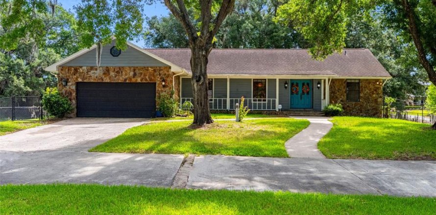 House in Riverview, Florida 3 bedrooms, 232.35 sq.m. № 2102295
