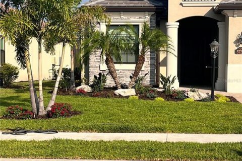 House in LAKEWOOD NATIONAL in Bradenton, Florida 3 bedrooms, 208.66 sq.m. № 1295887 - photo 2