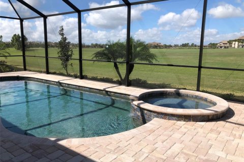 House in LAKEWOOD NATIONAL in Bradenton, Florida 3 bedrooms, 208.66 sq.m. № 1295887 - photo 20
