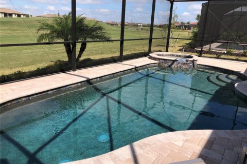 House in LAKEWOOD NATIONAL in Bradenton, Florida 3 bedrooms, 208.66 sq.m. № 1295887 - photo 21