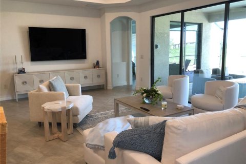 House in LAKEWOOD NATIONAL in Bradenton, Florida 3 bedrooms, 208.66 sq.m. № 1295887 - photo 9