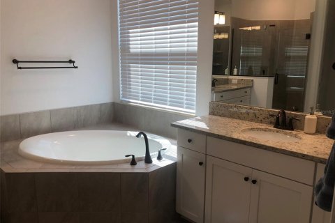 House in LAKEWOOD NATIONAL in Bradenton, Florida 3 bedrooms, 208.66 sq.m. № 1295887 - photo 27