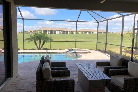 House in LAKEWOOD NATIONAL in Bradenton, Florida 3 bedrooms, 208.66 sq.m. № 1295887 - photo 17