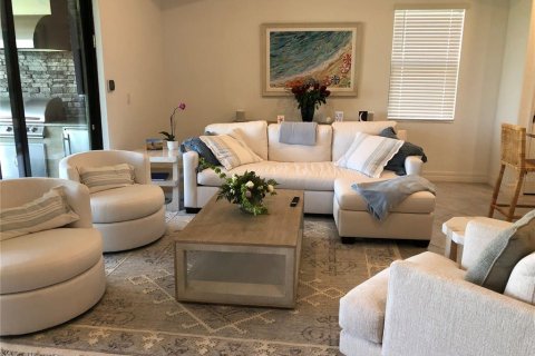 House in LAKEWOOD NATIONAL in Bradenton, Florida 3 bedrooms, 208.66 sq.m. № 1295887 - photo 8