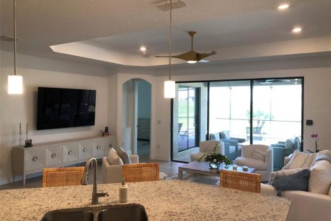 House in LAKEWOOD NATIONAL in Bradenton, Florida 3 bedrooms, 208.66 sq.m. № 1295887 - photo 12