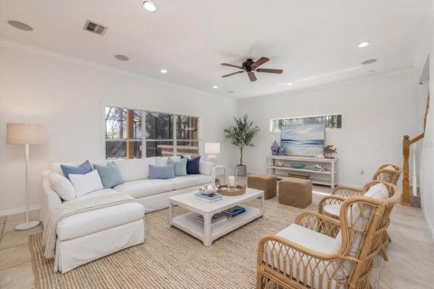 Villa ou maison à vendre à Palm Coast, Floride: 5 chambres, 288.55 m2 № 2112988 - photo 4