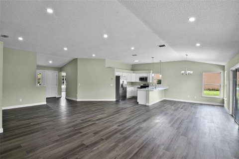 House in Orlando, Florida 3 bedrooms, 155.89 sq.m. № 1843967 - photo 12
