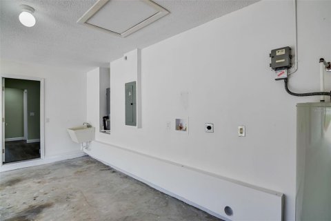 House in Orlando, Florida 3 bedrooms, 155.89 sq.m. № 1843967 - photo 30