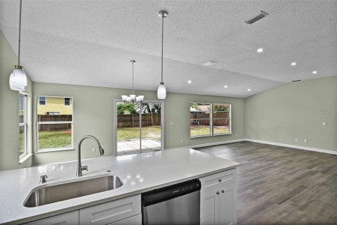 House in Orlando, Florida 3 bedrooms, 155.89 sq.m. № 1843967 - photo 21