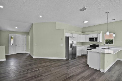 House in Orlando, Florida 3 bedrooms, 155.89 sq.m. № 1843967 - photo 7