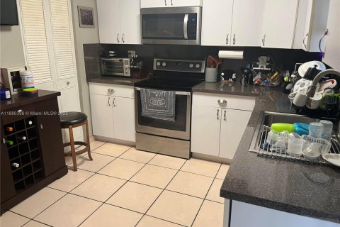 Condominio en venta en Miami, Florida, 2 dormitorios, 102.19 m2 № 2034550 - foto 3