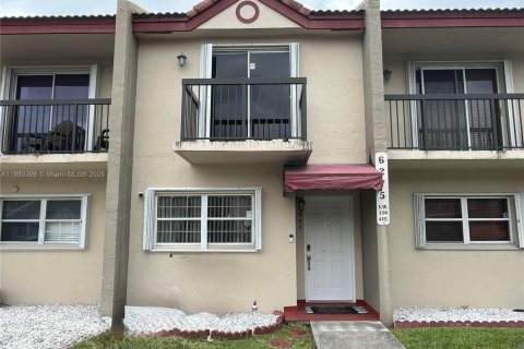 Condominio en Miami, Florida, 2 dormitorios  № 2034550