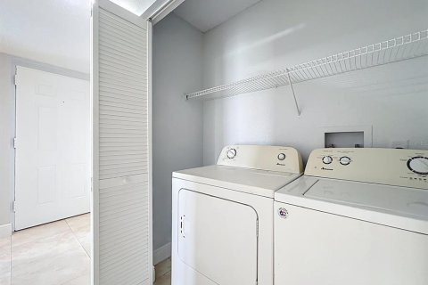 Снять в аренду кондоминиум в Орландо, Флорида 5 комнат, 70.23м2, № 1871270 - фото 30