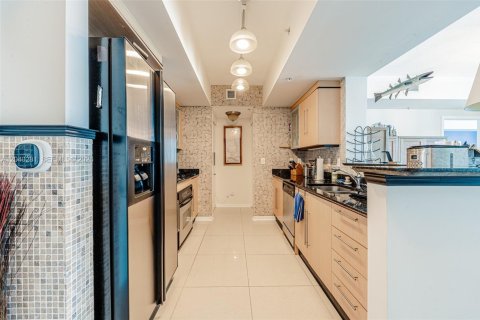 Купить кондоминиум в Майами, Флорида 2 спальни, 113.99м2, № 2145911 - фото 7