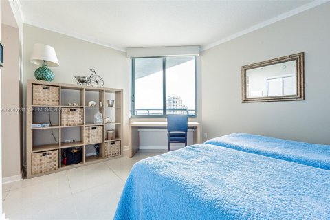 Купить кондоминиум в Майами, Флорида 2 спальни, 113.99м2, № 2145911 - фото 18