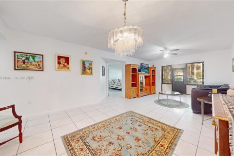 Copropriété à vendre à Pembroke Pines, Floride: 2 chambres, 126.72 m2 № 1871780 - photo 14