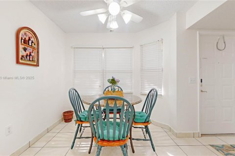 Copropriété à vendre à Pembroke Pines, Floride: 2 chambres, 126.72 m2 № 1871780 - photo 11