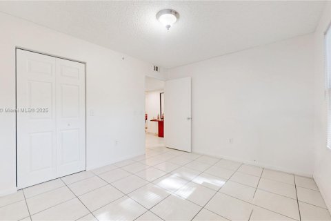 Copropriété à vendre à Pembroke Pines, Floride: 2 chambres, 126.72 m2 № 1871780 - photo 23