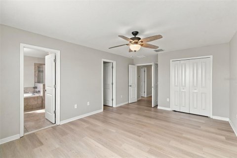 Villa ou maison à vendre à Tampa, Floride: 4 chambres, 195.93 m2 № 2422750 - photo 26