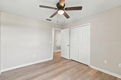 Villa ou maison à vendre à Tampa, Floride: 4 chambres, 195.93 m2 № 2422750 - photo 18