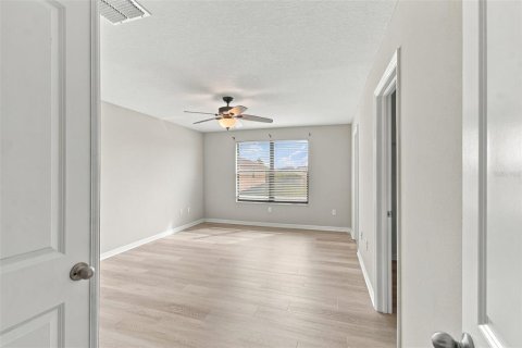 Villa ou maison à vendre à Tampa, Floride: 4 chambres, 195.93 m2 № 2422750 - photo 24