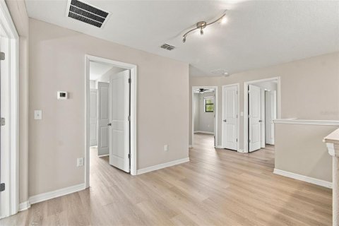 Villa ou maison à vendre à Tampa, Floride: 4 chambres, 195.93 m2 № 2422750 - photo 15