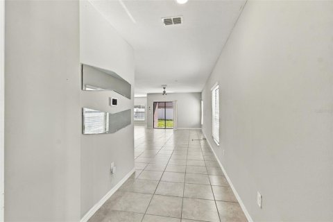 Villa ou maison à vendre à Tampa, Floride: 4 chambres, 195.93 m2 № 2422750 - photo 2