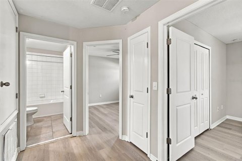 Villa ou maison à vendre à Tampa, Floride: 4 chambres, 195.93 m2 № 2422750 - photo 16