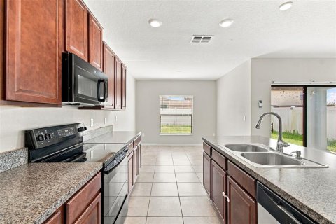 Villa ou maison à vendre à Tampa, Floride: 4 chambres, 195.93 m2 № 2422750 - photo 9