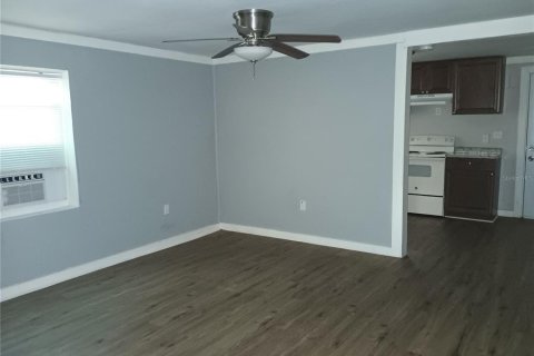House in Bartow, Florida 1 bedroom, 60.39 sq.m. № 2403672 - photo 4