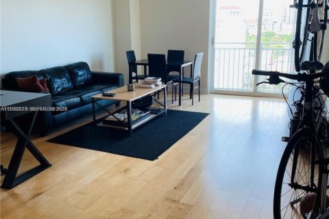 Condo in Coral Gables, Florida, 1 bedroom  № 1996554 - photo 8