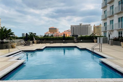 Condo in Coral Gables, Florida, 1 bedroom  № 1996554 - photo 3