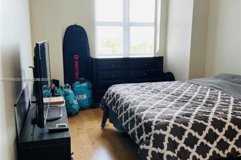 Condo in Coral Gables, Florida, 1 bedroom  № 1996554 - photo 10