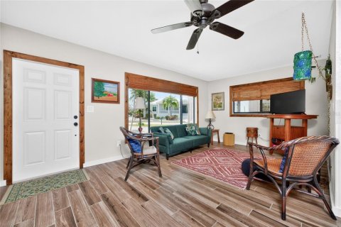 Villa ou maison à vendre à Punta Gorda, Floride: 2 chambres, 96.99 m2 № 2216470 - photo 8