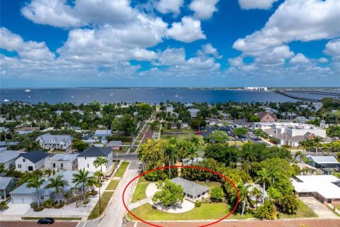 Villa ou maison à vendre à Punta Gorda, Floride: 2 chambres, 96.99 m2 № 2216470 - photo 2